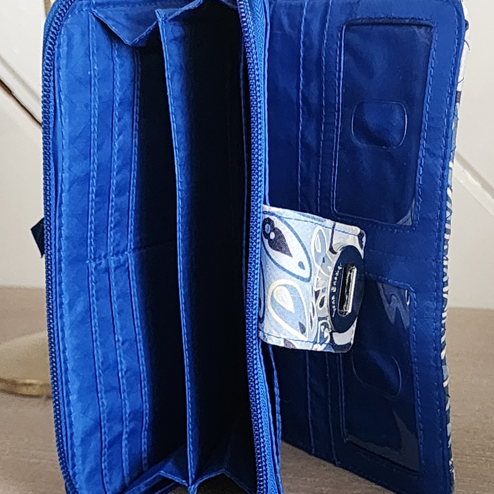 Vera Bradley Blue and White Floral Clutch - Picture 6 of 6